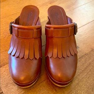 Madewell kilt clogs new! Size 7